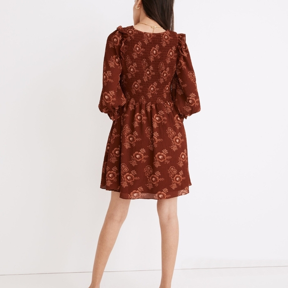 NWOT LucieV-Neck smocked Midi Dress,‎ Small Size - Picture 2 of 12